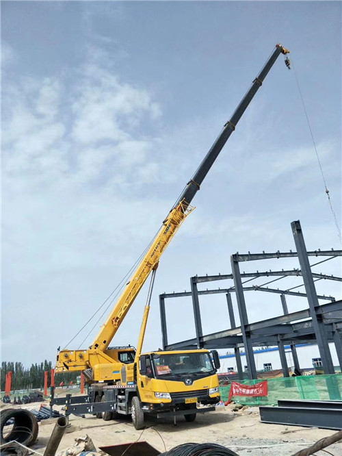 双江县超高层建筑钢结构吊装案例